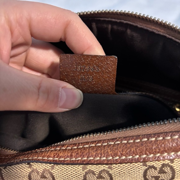 Gucci
Gucci Beige/Brown Canvas and Leather Bamboo Handle Top Handle Bag - Picture 9 of 9